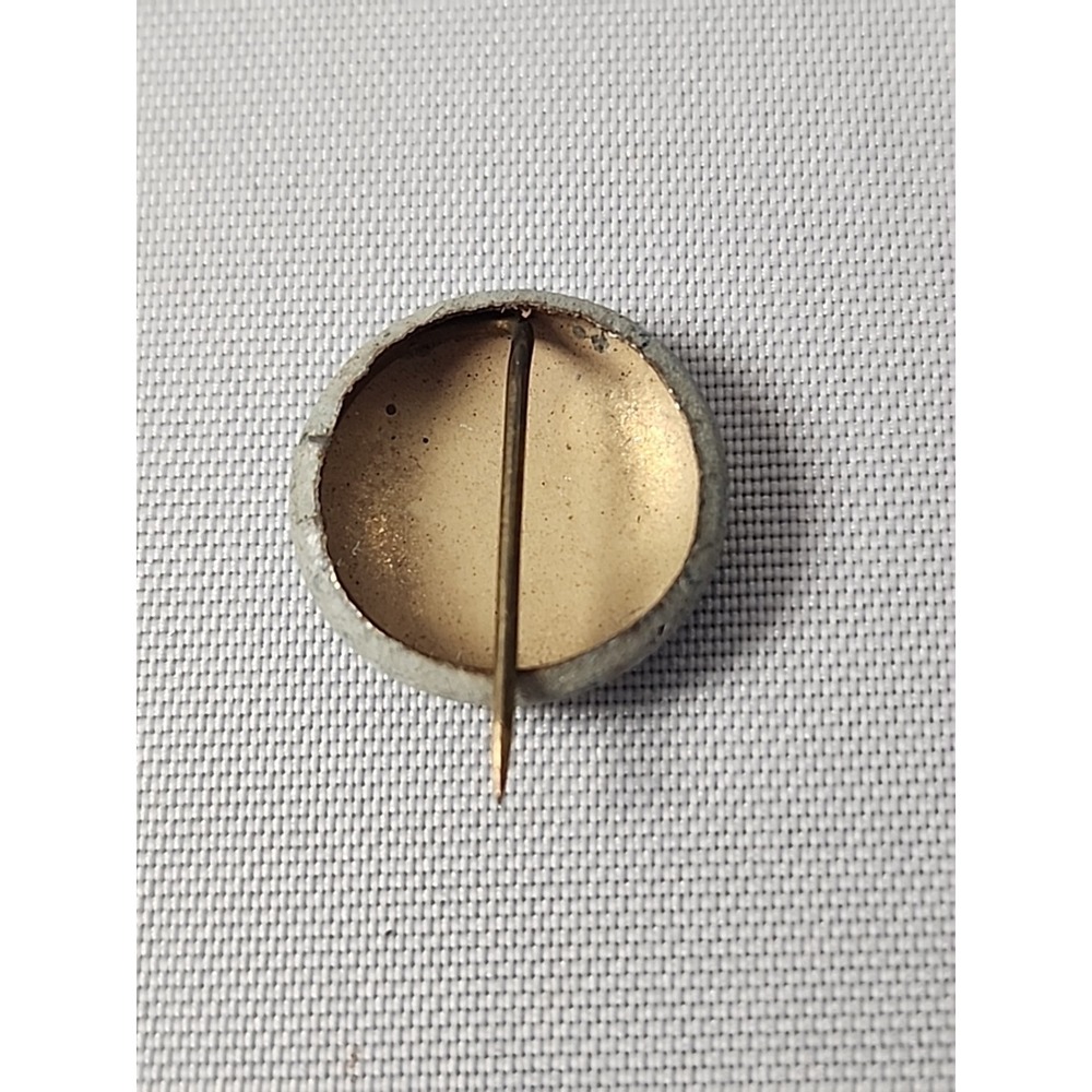 Vintage 1933 Community Chest Heart Mini .5" Pinback 92 Years Old! Collectible - Picture 3 of 4
